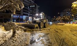 Kahramanmaraş’ta karla mücadele sürüyor! Ekipler gece gündüz sahada