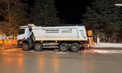 Kahramanmaraş’ta kar nöbeti başladı: 48 iş makinesiyle gece mesaisi