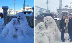 Göksun'da öğretmen ve ailesi kardan kutup ayısı heykelleriyle dikkat çekti