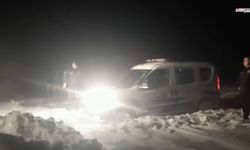 Kapanan Yolda Mahsur Kalan Polis Ekipleri İçin Belediyeden Hızlı Müdahale