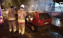 İskenderun'da park halindeki araçta yangın paniği