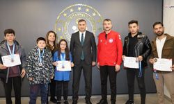 Wushu Şampiyonları İl Müdürü Özdemir’i Ziyaret Etti