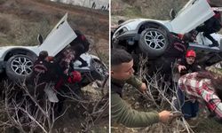 Yan Yatan Araçta Mahsur Kalan 4 Kişiyi Kahramanmaraş İtfaiyesi Kurtardı