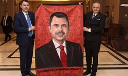 Bakan Kurum'a “Günümüzün Mimar Sinan’ı” Hediyesi