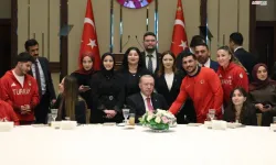 Erdoğan'dan gençliğe güven: Türkiye'yi sizlerle bugünlere getirdik