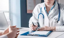 Geçmeyen öksürüğü olanlar dikkat: Altından bu hastalık çıkabilir!