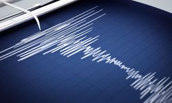 Son dakika: Deprem oldu! Türkiye beşik gibi sallanıyor