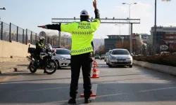 Trafikte yeni dönem başladı! Cezalar katlandı, ehliyete el koyma ve iptal şartları ağırlaştı