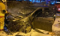 Türkoğlu’nda Seyir Halindeki Araç Küle Döndü