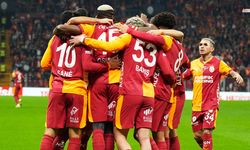 Galatasaray İlk Yarıda Kontrolü Aldı