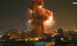 İran, ABD ve İsrail'i vurdu