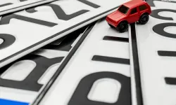 APP plaka gündemde! Ceza yememek için nasıl değiştirilir?