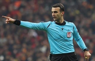 Atilla Karaoğlan ilk kez Beşiktaş - Fenerbahçe derbisi yönetecek