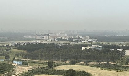 Adana’da toz bulutu etkili oldu
