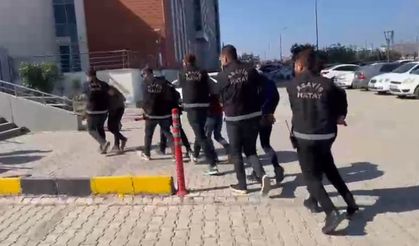 İskenderun'da İşledikleri Çeşitli Suçlardan Aranan 5 Kişi Yakalandı