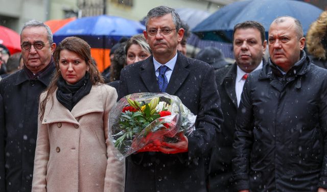 Özel, Bosna Hersek Devlet Günü törenlerine katıldı