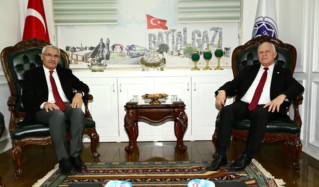 Güder, KKTC Cumhuriyet Meclisi Başkanı Töre’yi ağırladı
