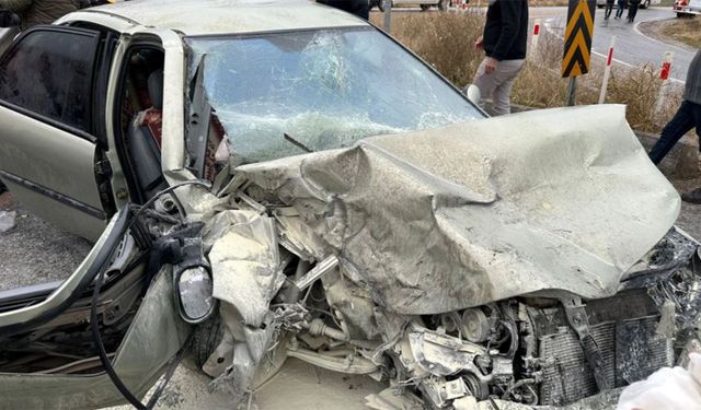 Afşin’de otomobil LPG tankerine çarptı: 2 yaralı