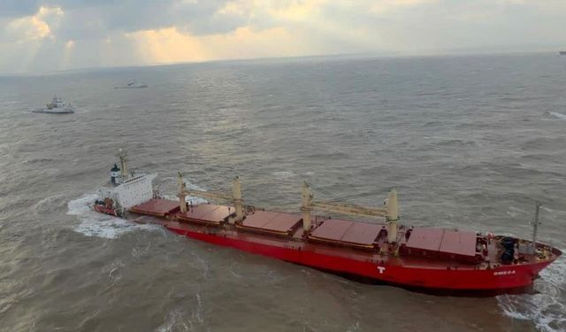 Şanghay açıklarında Türk denizcilerin de bulunduğu gemi battı