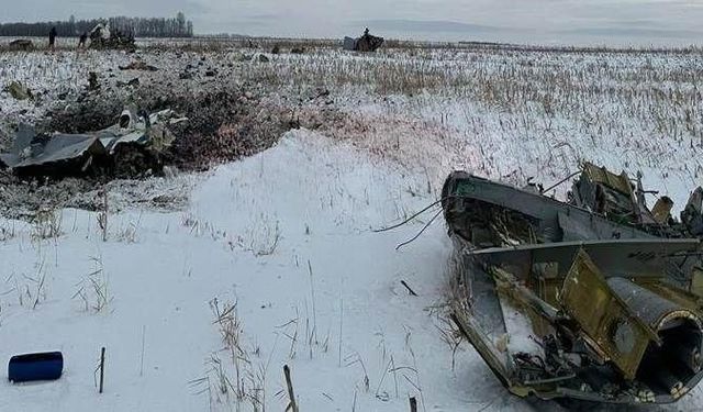 Esir askerleri taşıyan Rus uçağı düştü: 65 ölü