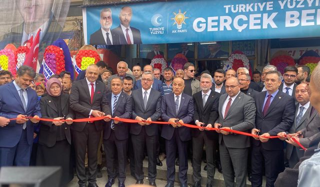 Andırın’da AK Parti seçim ofisi açılışı gövde gösterisi şeklinde açıldı