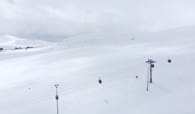 Erciyes’te kar kalınlığı 120 santimetre