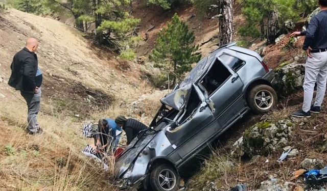 Ekinözü’nde otomobil dereye uçtu
