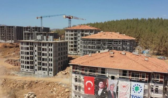 Türkoğlu’nda ilk deprem konutları bir ay sonra teslim edilecek