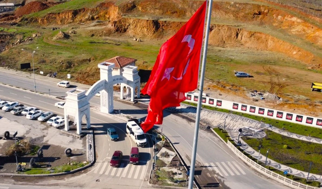 Şehitlere vefa: Türkoğlu Şehitlik Anıtı tamamlandı