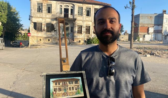 Kahramanmaraş'ta depremde zarar görmüş kültürel varlıkları tuvale yansıtıyor