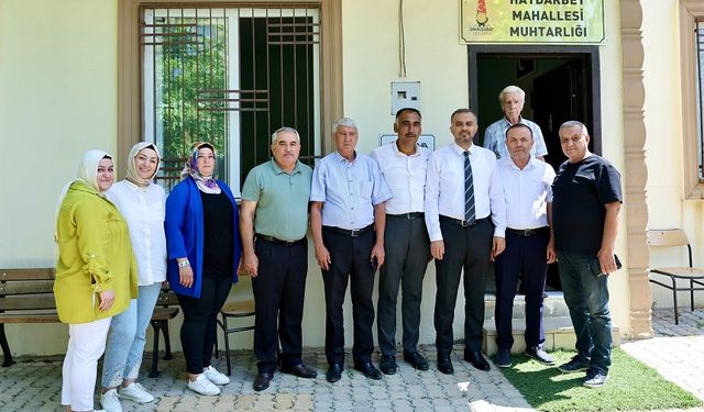 Başkan Toptaş, muhtarlarla buluşup, esnafları ziyaret ederek güne başladı