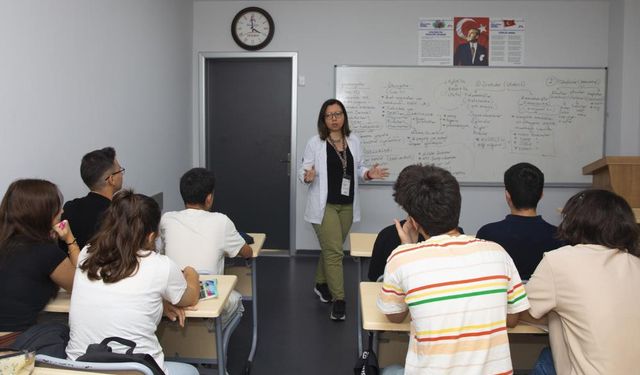 Mersin'deki kurs merkezlerinde ders zili çaldı