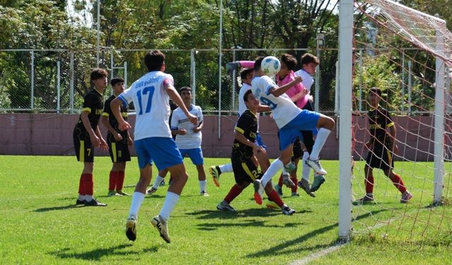 Kemer Belediye U16 Takımı'ndan farklı galibiyet