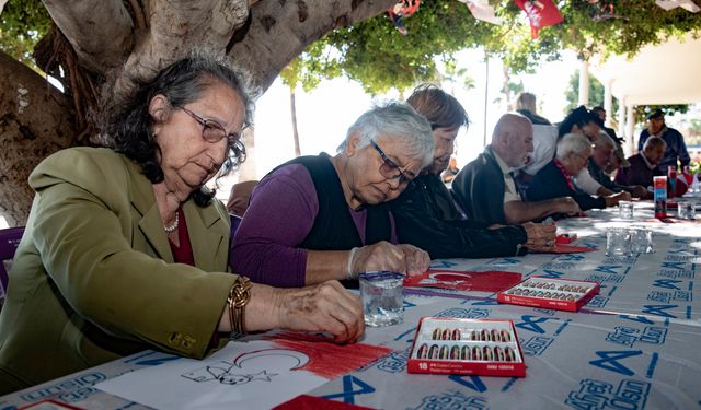 Alzheimer hastaları Cumhuriyet Bayramı'nı kutladı