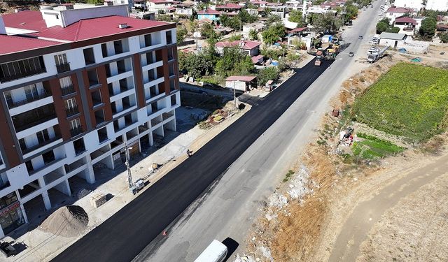 Büyükşehir Türkoğlu’nun Ana Caddesinde Asfalta Başladı