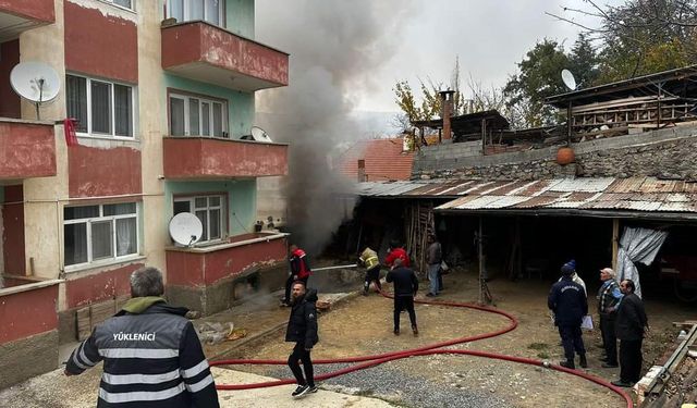 Odunlukta çıkan yangın söndürüldü