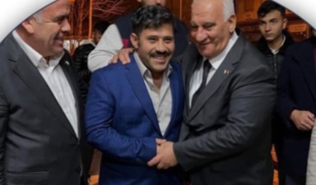 Ozan Köroğlu’ndan Başkan Cüce’ye Şiirli Jest