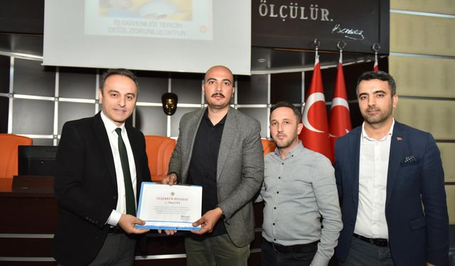 Kepez’de İş Güvenliği Kurallarına Uyan Personele Teşekkür Belgesi