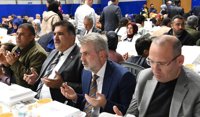 Başkan Görgel, Türkoğlu’nda Vatandaşlarla İftar Yaptı