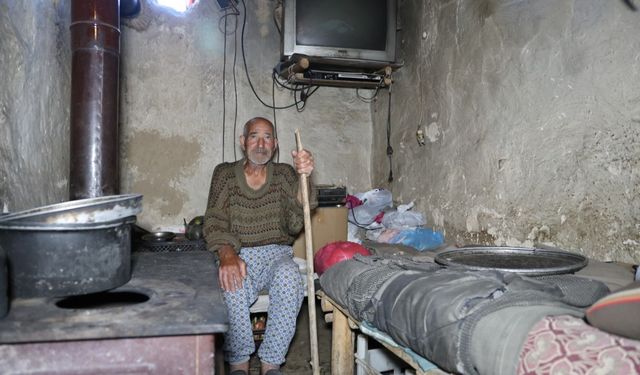 Ambulansa binerken ’Çizmelerim çıkarayım mı’ sözüyle gönülleri fethetti, hayatından dram çıktı