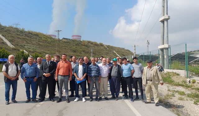 Köylüler, Kül Yağdıran Termik Santral İçin Eylem Yaptı
