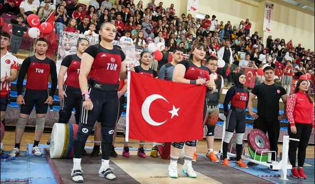 19 Mayıs Atatürk’ü Anma Ve Gençlik Spor Bayramı Coşkuyla Kutlandı