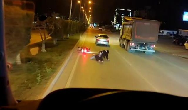 Yola savrulan 2 kişiye aldırış etmeyen sürücü arkasına bile bakmadı