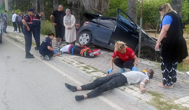 Kontrolden çıktı karşı şeride geçip palmiyeye çarptı: 2 yaralı