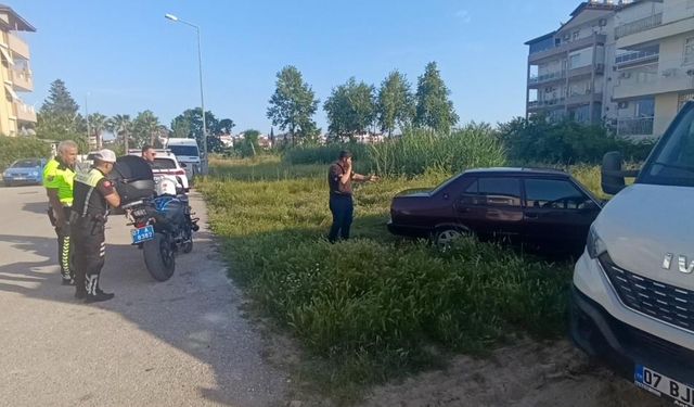 Polisin ‘dur' ihtarına uymayıp kaçan otomobil otların arasında bulundu