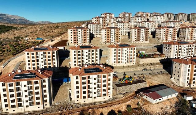 Deprem Konutlarının Fiyatları Açıklandı: 18 Yıl Vadeyle Taksitler Başladı