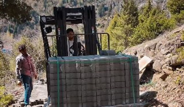 Andırın Belediyesi’nden Tatarlı Mahallesi’ne Kilit Parke Yol Hizmeti