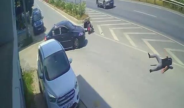 Motosikletin Sürücüsü Metrelerce Savruldu