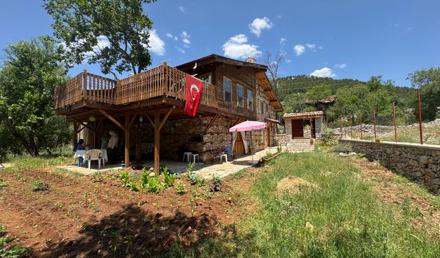 Atalarından Kalan Tarihi 'Düğmeli Evi' Restore Edip Turizme Kazandırdı