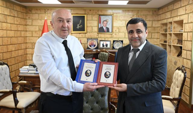Azerbaycan Kültür Merkezi Başkanı Abbasov'dan KSÜ Rektörü Yasım'a Ziyaret